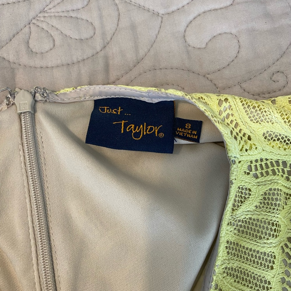 JUST TAYLOR DRESS - Picture 3 of 4